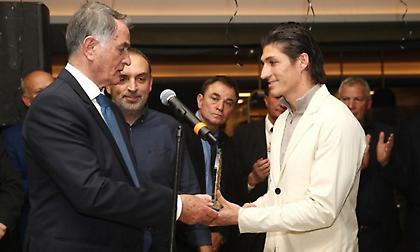 Τσούμπερ: «Θαυμάσιο κλαμπ η ΑΕΚ - Να μη χρειαστεί στο μέλλον να περιμένουμε τόσα χρόνια για να ξανακάνουμε το νταμπλ»