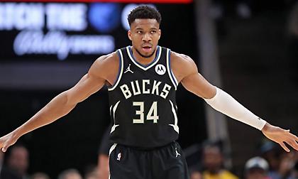 Γιάννης για τους Μπακς: «Να σταματήσουμε να νιώθουμε άσχημα με τον εαυτό μας - Πρέπει να το πιστέψει και ο Λίλαρντ»