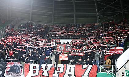 Η καυτή «ερυθρόλευκη» εξέδρα στη Βουδαπέστη από 1500 και πλέον φίλους του Ολυμπιακού!