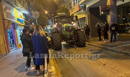 Τρελή πορεία τρακτέρ στο κέντρο της Λαμίας σκόρπισε τον πανικό