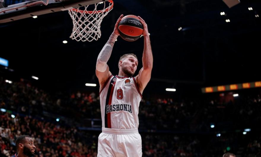 Μπασκόνια: Προσπάθειες να ανανεώσει με Σεντεκέρσκις και Κότσαρ