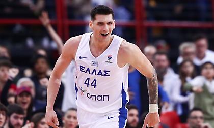 Οι… legends της Εθνικής ομάδας και η ωραία ατμόσφαιρα στο ΣΕΦ: Η παρακάμερα από το Ελλάδα-Τσεχία