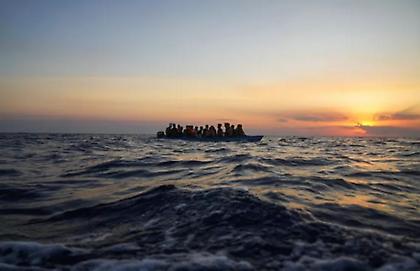 Πλοιάριο με 112 μετανάστες εντοπίστηκε στα νότια της Κρήτης