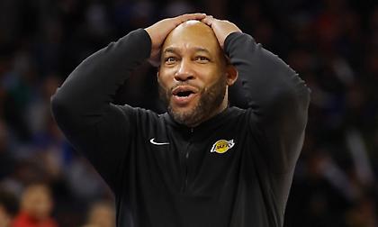 Έξαλλος με τη διαιτησία ο προπονητής των Λέικερς: «Διαφορετικά κριτήρια, εξοργιστική ασυνέπεια»