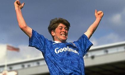 Κόρνερ απευθείας μέσα με το εξωτερικό & στο πρώτο δοκάρι: Σαν σήμερα, ο νεανίας Άντερτον έβαλε το πιο ταπεινωτικό γκολ!