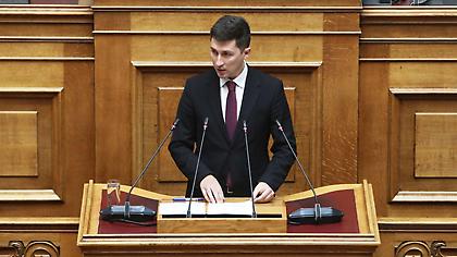 Ιερείς κατά πολιτικών που ψήφισαν υπέρ της ισότητας στον γάμο