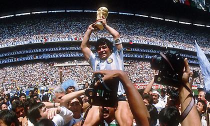 Σαν σήμερα το ντεμπούτο του Μαραντόνα με την εθνική Αργεντινής