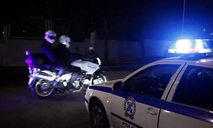 Ύποπτο αντικείμενο στην Αμαλίας - Συναγερμός στην αστυνομία