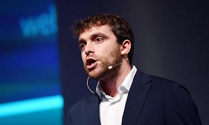 «Ο Φαμπρίτσιο Ρομάνο προσφέρει διαφήμιση σε ομάδες και παίκτες επί πληρωμή»