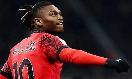 Βλέπει το μέλλον του στη Μίλαν ο Λεάο