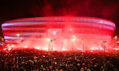 Εικόνες... αποκάλυψης έξω από το γήπεδο της Μπιλμπάο πριν τη ρεβάνς με την Ατλέτικο!
