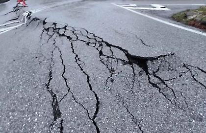 Μεγάλη καθίζηση στην Εθνική Οδό Τρικάλων – Άρτας (Φωτογραφίες)