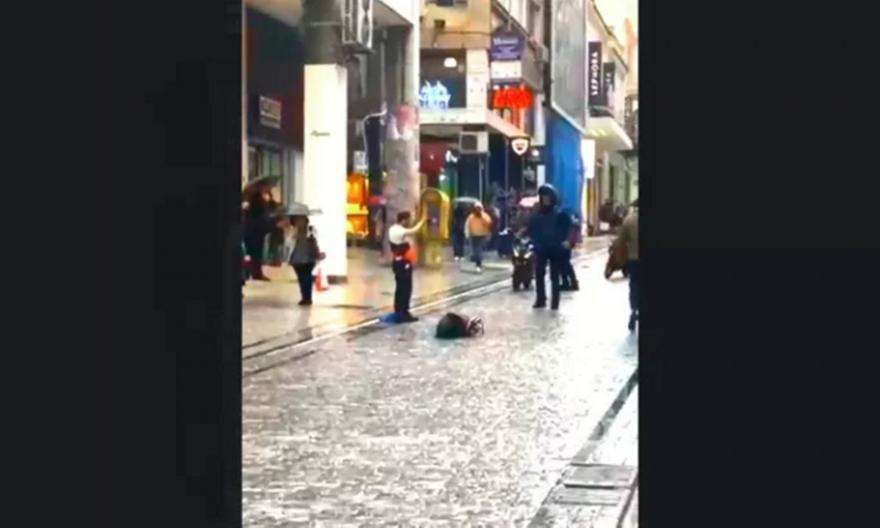 Ερμού: Βίντεο ντοκουμέντο με τη στιγμή της σύλληψης του δράστη της επίθεσης με μαχαίρι