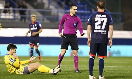 Ζήτησε την αποχώρηση του Μπελεβώνη από τον πάγκο ώστε να συνεχιστεί το Κηφισιά-Παναιτωλικός ο Γκορτσίλας!