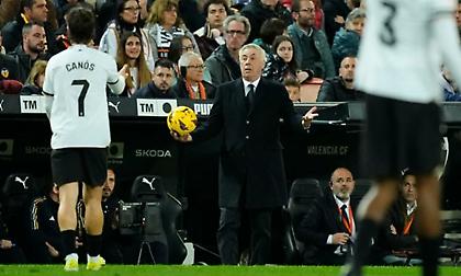 Αντσελότι: «Ήταν κάτι πρωτόγνωρο, δεν μου έχει συμβεί ποτέ - Είμαστε ακόμα εν θερμώ και θυμωμένοι»