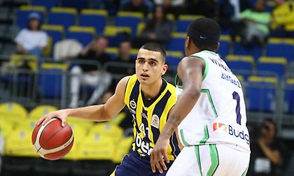 Σαρωτική Φενέρ, παρέσυρε με 109 πόντους την Τόφας!