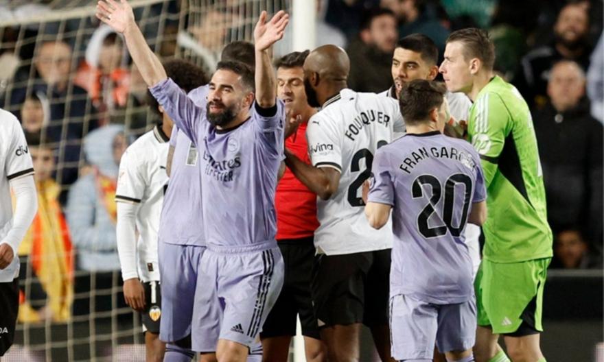 Βαλένθια-Ρεάλ: Τα μηνύματα των παικτών των «μερένχες»