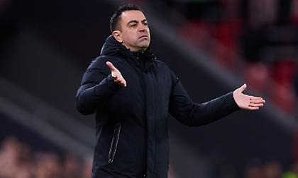 Τσάβι... ο γκρινιάρης: Από όταν πήγε στην Μπάρτσα έχει δει τις περισσότερες κάρτες από όλους τους προπονητές της La Liga