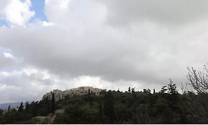 Καιρός: Συννεφιασμένη Κυριακή με τον υδράργυρο να φτάνει τους 19 βαθμούς Κελσίου