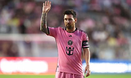 Πέτυχε μωρό στην εξέδρα με φάουλ ο Μέσι - Έβαλε τα κλάματα η μικρή