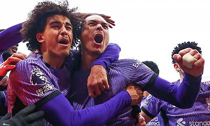 Πρώτη και με διαφορά σε νίκες μετά το 90' η Λίβερπουλ!