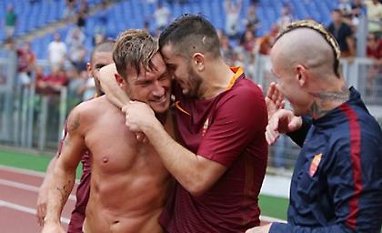 Μανωλάς: «Θα επέστρεφα… δωρεάν στη Ρόμα, έζησα τις καλύτερες στιγμές μου» - Αποθέωση για Τότι και Ντε Ρόσι