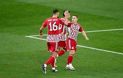 Νικολακόπουλος: «Το θέμα με τους στόπερ και τον Ποντένσε εν όψει της ρεβάνς του Ολυμπιακού με τη Μακάμπι»