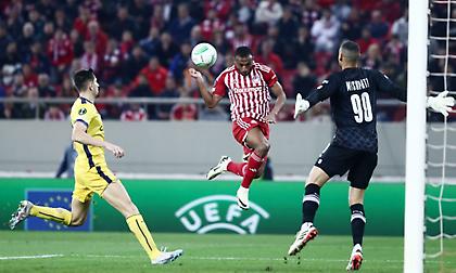 Η κεφαλιά του Ελ Κααμπί που μείωσε σε 2-1 για τον Ολυμπιακό