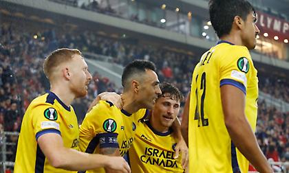 Τέταρτο γκολ για τη Μακάμπι με κεφαλιά του Πέρετζ