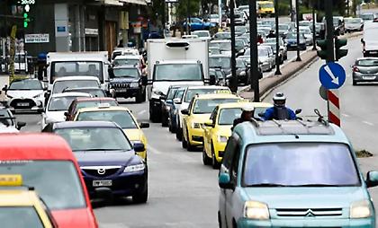 Καθυστερήσεις σε κεντρικούς δρόμους της πρωτεύουσας