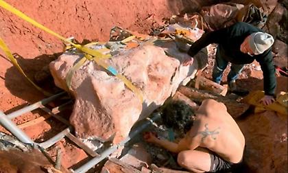 Νεαρός έβγαλε βόλτα τον σκύλο του και «σκόνταψε» σε σκελετό δεινόσαυρου, ηλικίας 70 εκατομμυρίων ετών