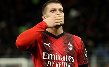 Ανανεώνει με τη Μίλαν μέχρι το 2026 ο Γιόβιτς!