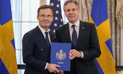 Η Σουηδία επίσημα 32ο μέλος του ΝΑΤΟ - Ικανοποίηση στη Δύση