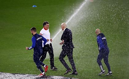 Έγιναν... λούτσα από τα μπεκ του γηπέδου ο Κοβάσεβιτς με τον Μεντιλίμπαρ