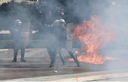 Ολοκληρώθηκε το πανελλαδικό πανεκπαιδευτικό συλλαλητήριο - 16 οι τραυματίες στα επεισόδια - 3 συλλήψεις και ΕΔΕ
