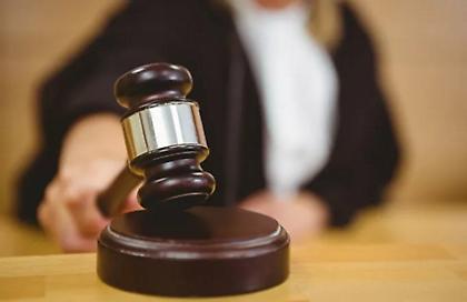 Απολύθηκε Πρωτοδίκης για καθυστερήσεις στην έκδοση αποφάσεων επί σειρά ετών - Κόντεψαν να παραγραφούν αδικήματα