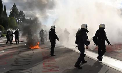 Στους 9 οι τραυματίες στο νέο γύρο επεισοδίων με χημικά στην πορεία στο Σύνταγμα