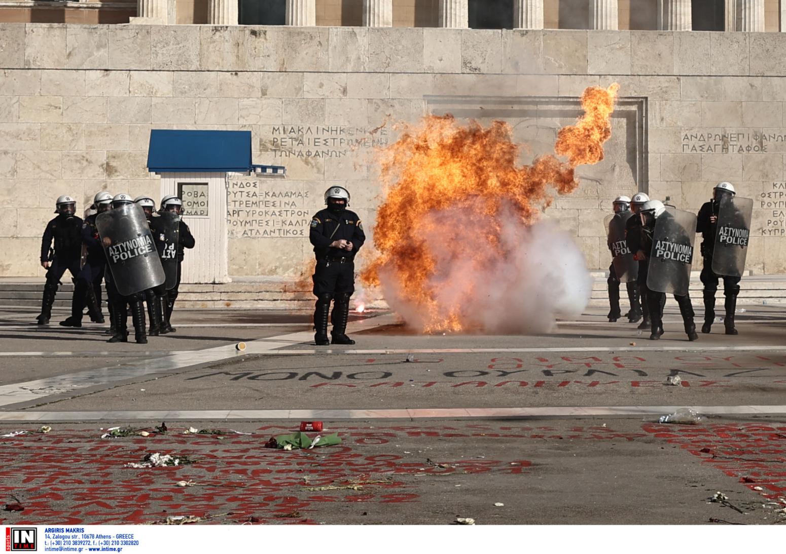 Στους 9 οι τραυματίες στο νέο γύρο επεισοδίων με χημικά στην πορεία στο Σύνταγμα