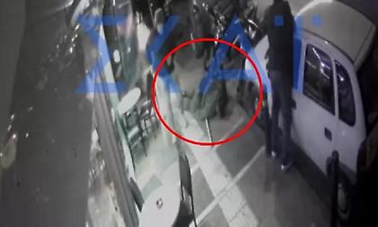 Άγιος Παντελεήμονας: Βίντεο από τη στιγμή του πυροβολισμού - Ο 35χρονος πέφτει στο έδαφος