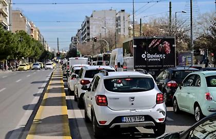 Μποτιλιάρισμα στον Κηφισό λόγω ανατροπής φορτηγού
