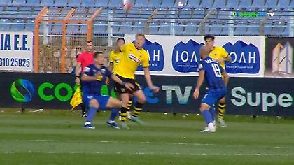 Το φάουλ που καταλόγισε ο Μανούχος στη μονομαχία Τζανδάρη-Γιόνσον πριν το 1-0 της ΑΕΚ