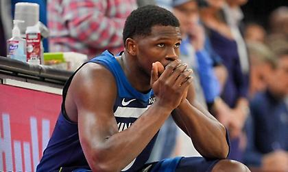 Αιχμές του Έντουαρτς κατά της διαιτησίας στο NBA