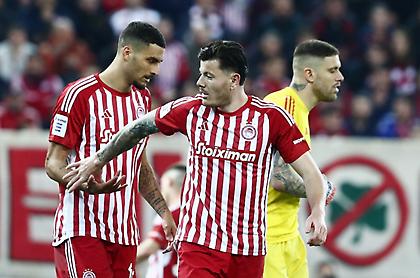 Μήπως είναι λύση για τον Ολυμπιακό να το γυρίσει σε τρεις στόπερ;