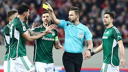 Ο Σλάγκερ εφάρμοσε δικό του κανονισμό στην πιο κρίσιμη επίμαχη φάση του ντέρμπι