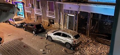 Έκρηξη σε κάβα ποτών τα ξημερώματα στην Καλλιθέα - Βίντεο από την στιγμή της έκρηξης