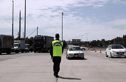 Έλεγχοι της τροχαίας: Παραβάτης 1 στους 3 οδηγούς - 306 κλήσεις σε ένα 24ωρο στο λεκανοπέδιο