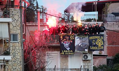 Αθωώθηκαν οι οπαδοί της ΑΕΚ για τα καπνογόνα στην ταράτσα