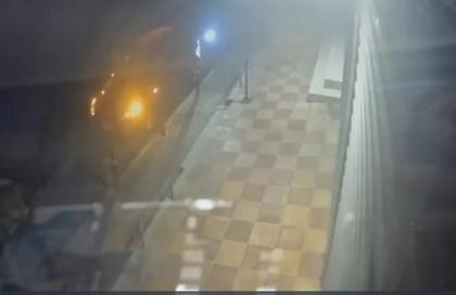 Βίντεο από την απόπειρα διάρρηξης με μπουλντόζα σε κοσμηματοπωλείο στο Καπανδρίτι