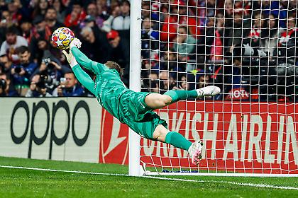 Ο απίθανος Όμπλακ και ο μοιραίος Μαρτίνες: Η ψυχοφθόρα διαδικασία των πέναλτι που έστειλε την Ατλέτικο στους «8»!