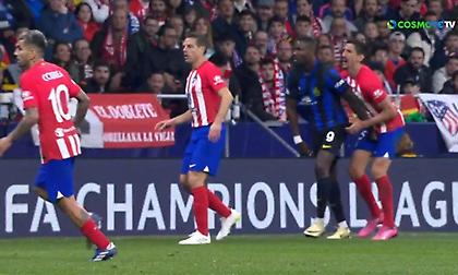 Ο Τουράμ χτύπησε τον Σάβιτς στα γεννητικά του όργανα και δεν είδε ούτε κίτρινη κάρτα!